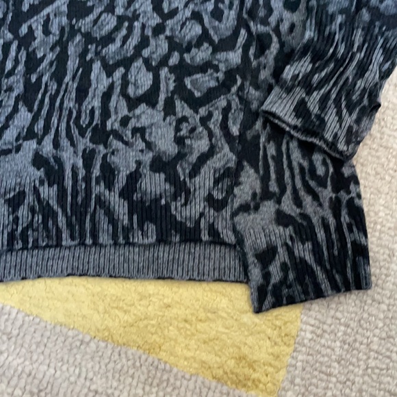 Pam & Gela Ocelot V Neck Sweater in Grey - Picture 9 of 12